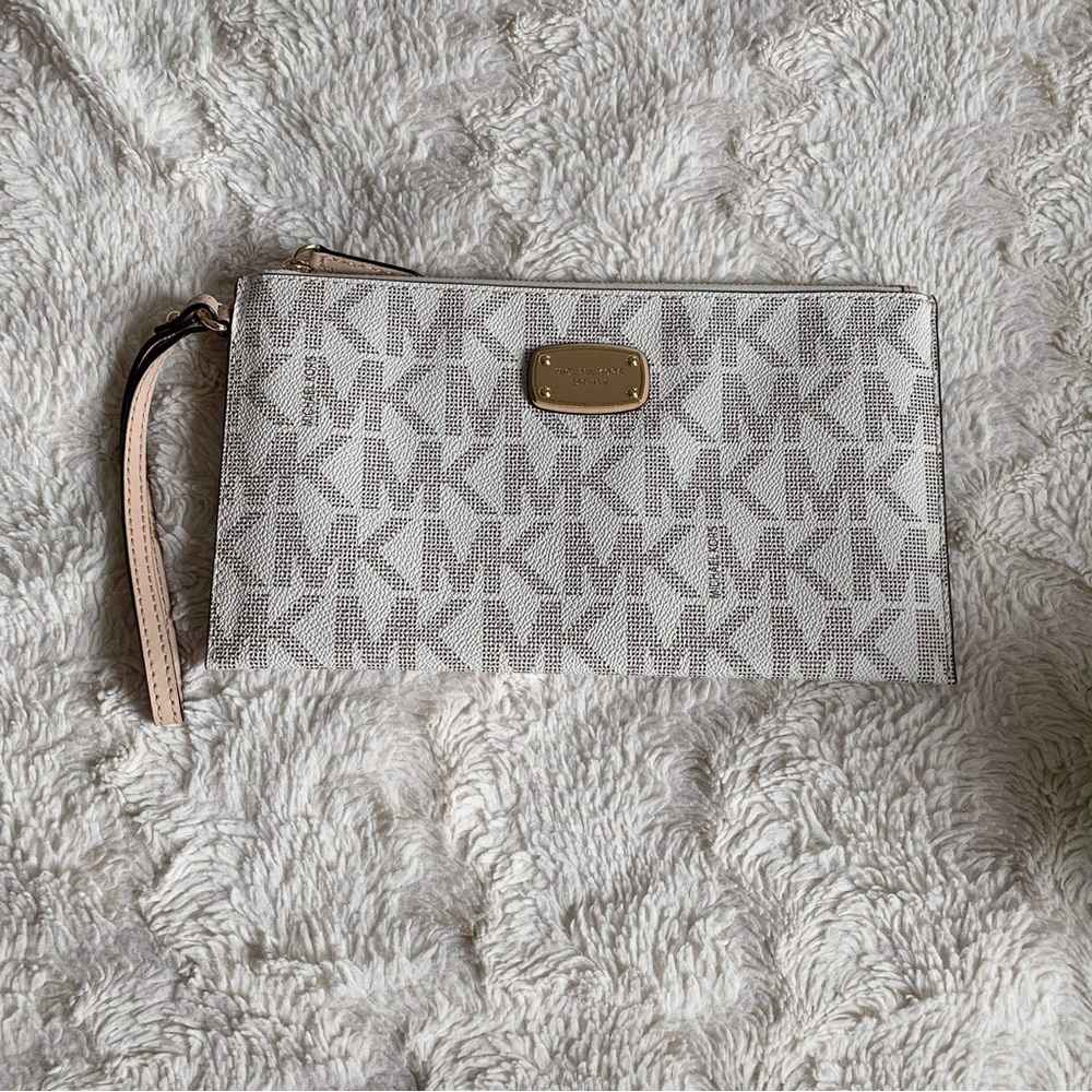 Michael Kors Wristlet